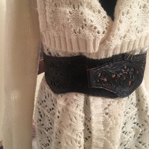 STUNNING Ray Pohja Tooled Leather Western Belt main image 16